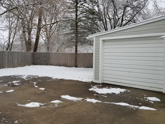 Photo - 182 W Euclid Ave