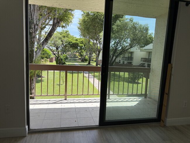 Photo - 8301 SW 142nd Ave Unidad 204