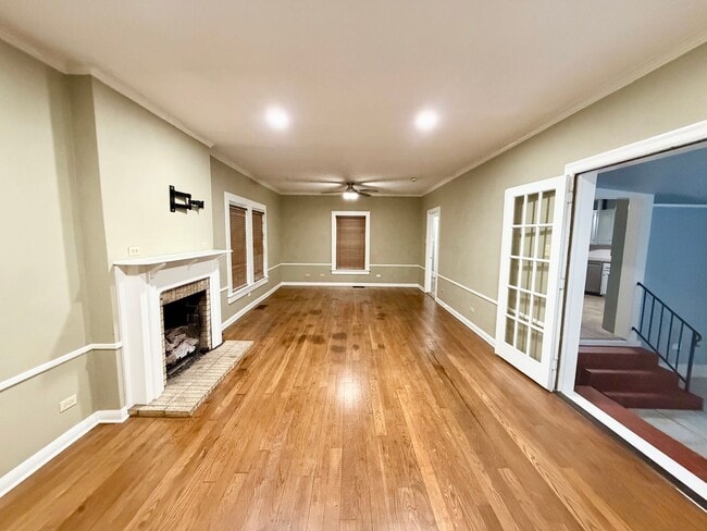 Photo - Spacious 3 bedroom with its own micro-park!