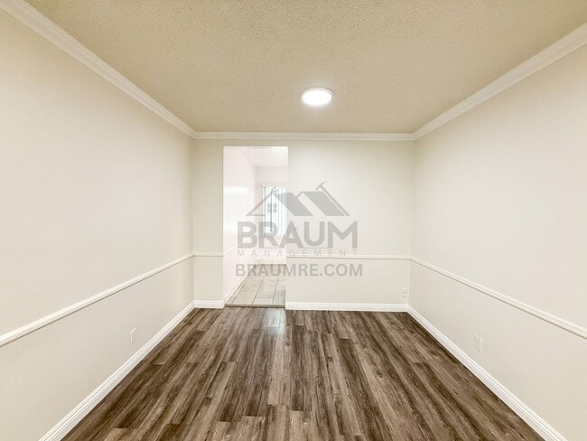 Photo - 5917 Laurel Canyon Blvd Unidad 7