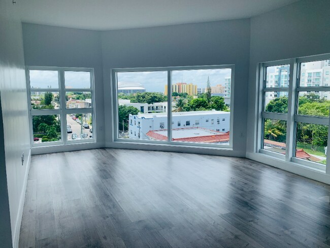 Photo - 39 NW 7th Ave