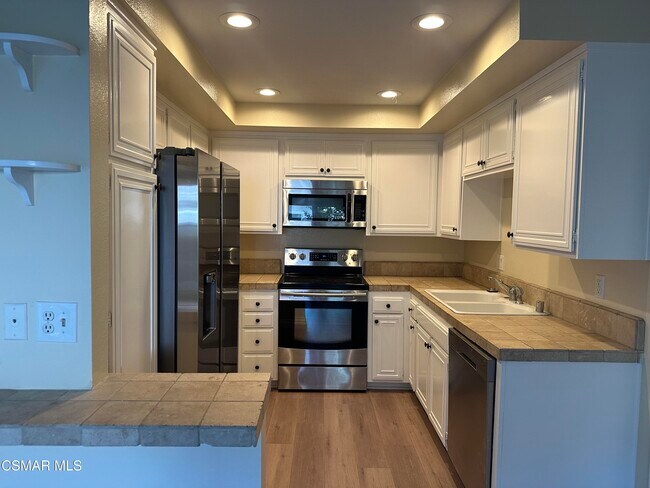 Building Photo - 3719 Summershore Ln