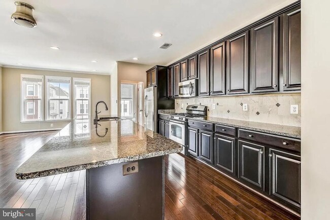 Photo - 21771 Harroun Terrace