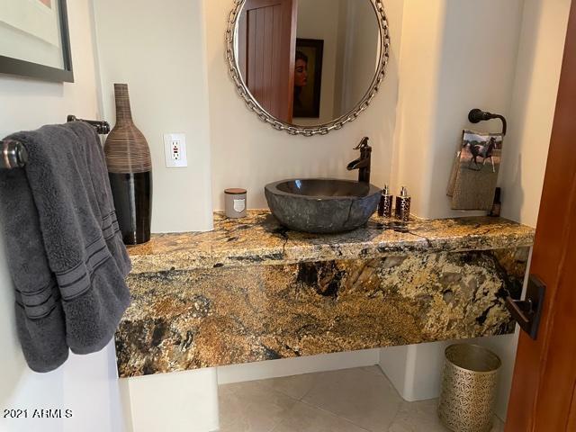 Photo - 9915 E Graythorn Dr