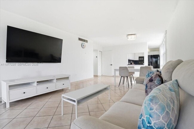 Photo - 9410 Tangerine Pl Unit 407