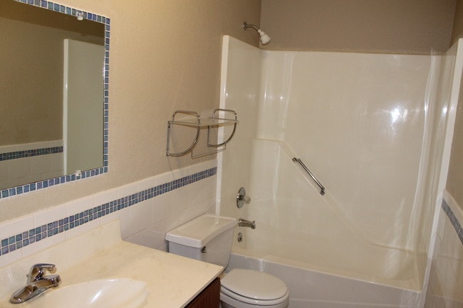 Millwood Townhomes & Apartments