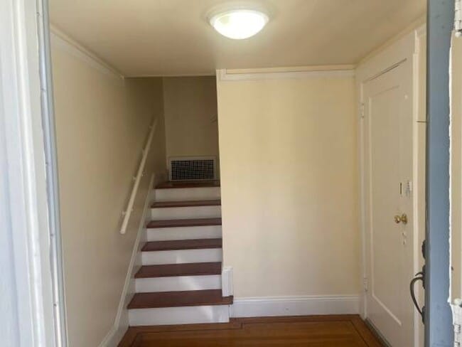 Photo - Lovely Exclesior Home with 2 Car Garage Pa...