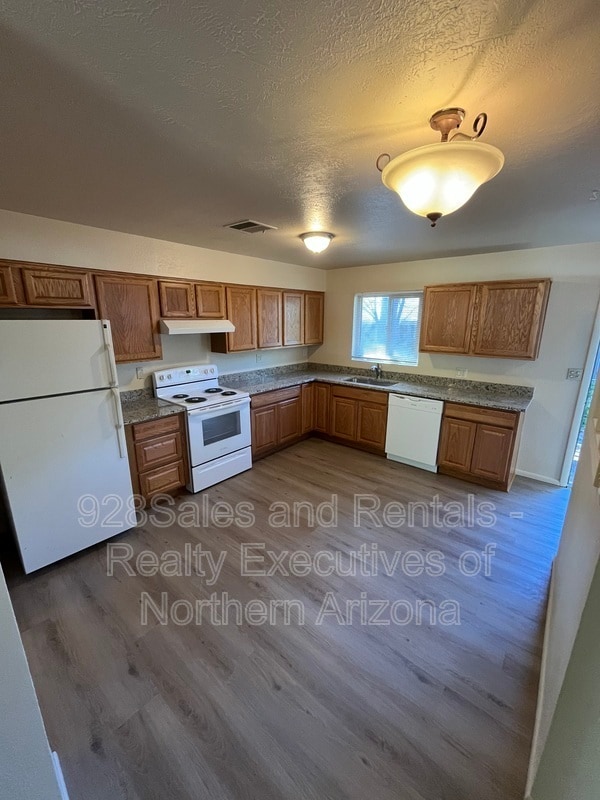 Photo - 2703 E Elder Dr