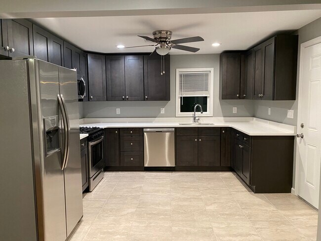 Kitchen - 102 Lincoln Ave Apartments Unit 102 Lincoln ave Carteret