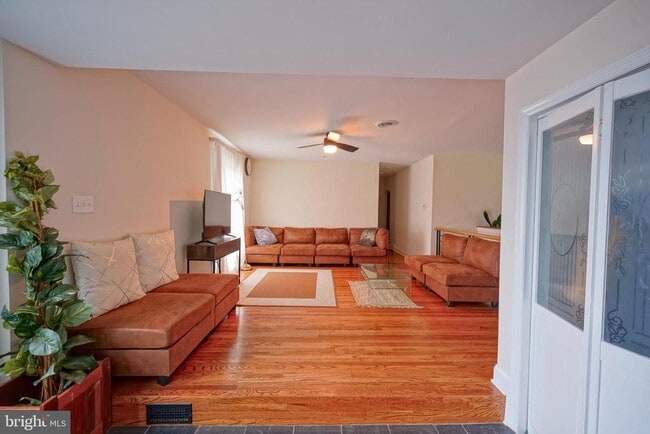 Photo - 11 Lake Villa Dr