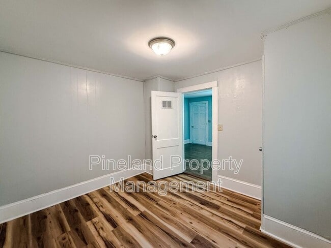 405 Andy St