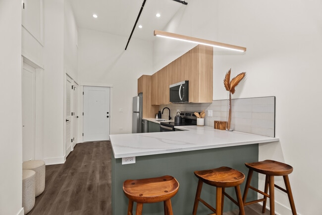 Photo - 813 W Evergreen Ave Unit 205