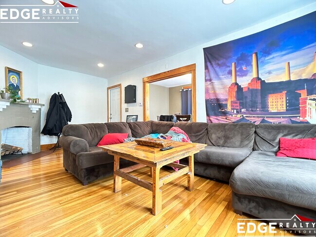 Photo - 27 S Crescent Circuit Unit A