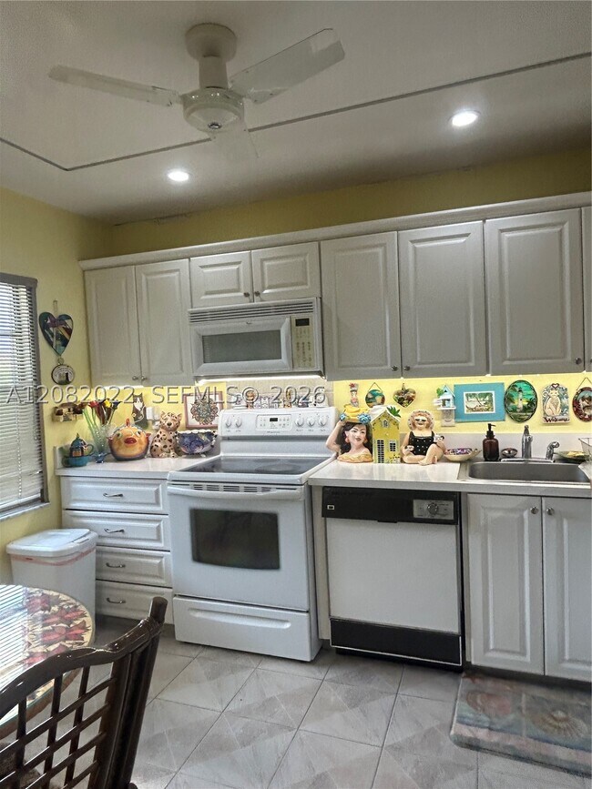 Photo - 9205 Pecky Cypress Ln Unit 8F