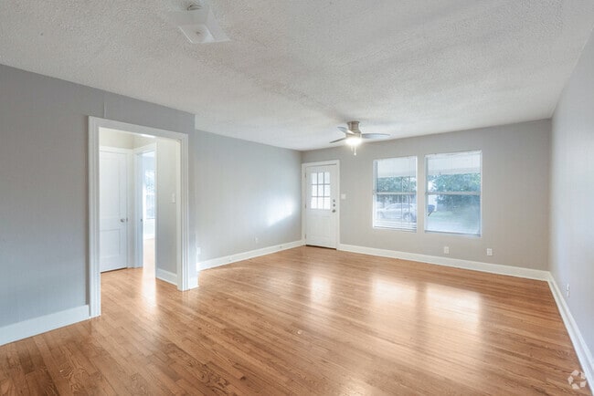 Building Photo - 1508 Karen Ave Rental