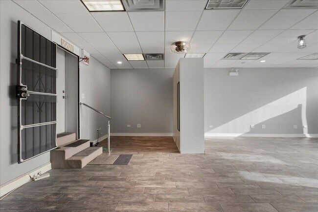 Photo - 1338 W Irving Park Rd