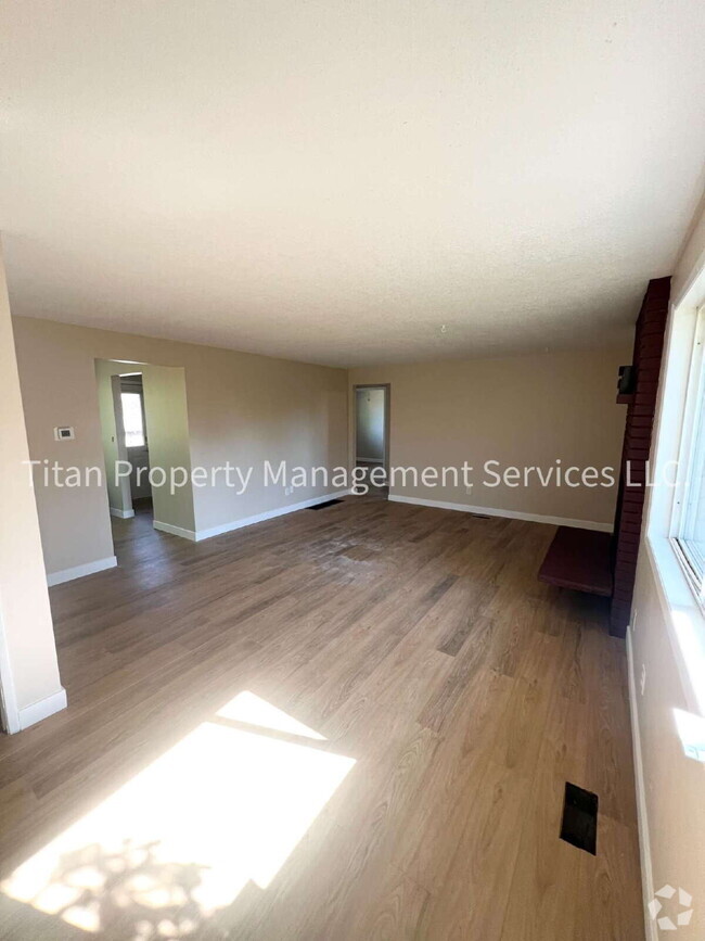 Building Photo - 1229 Johnson St Rental
