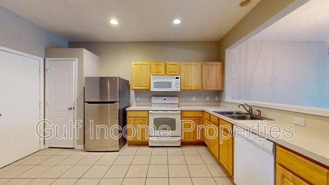 Photo - 8331 72nd St E
