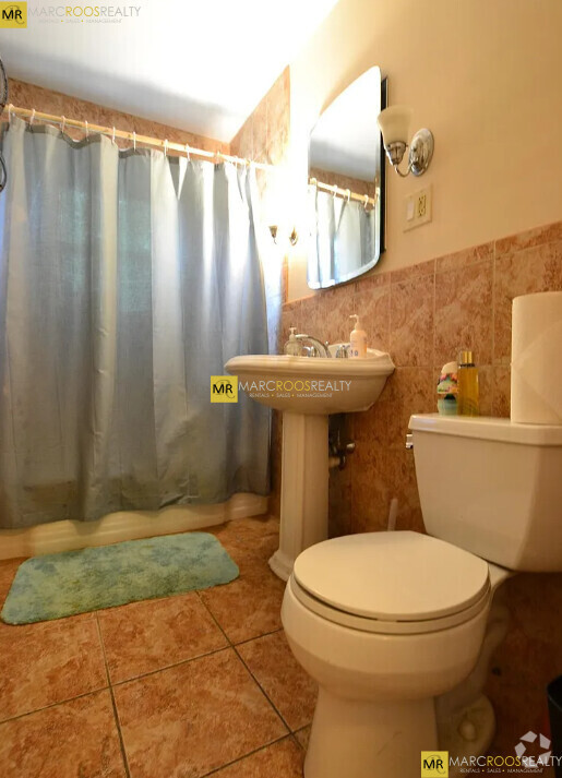 Building Photo - 289 Foster St Unit 1 Rental