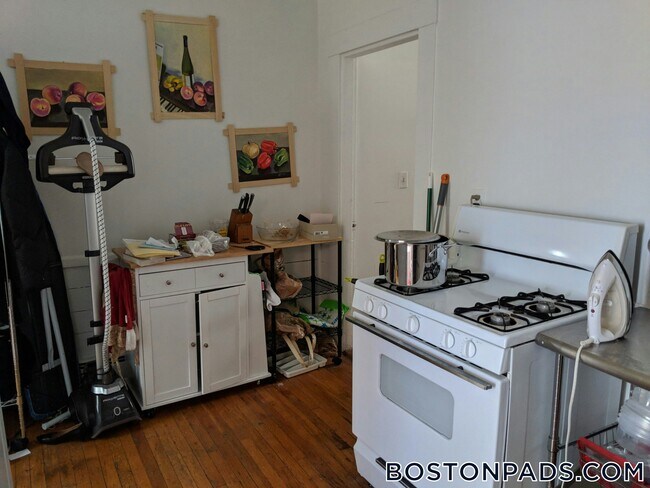 Photo - 148 Fifth St. Unidad 2