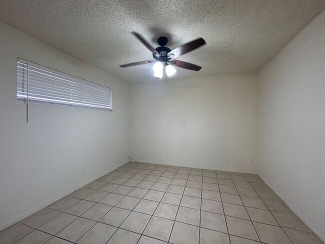 Photo - 1101 N April Cir