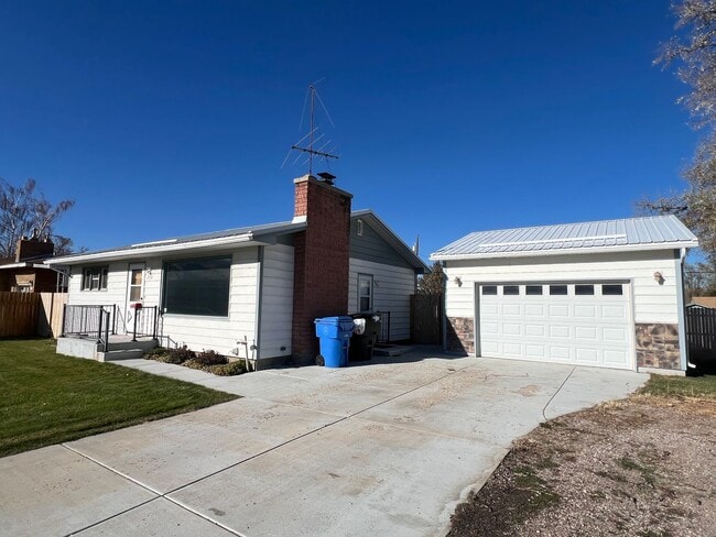 Photo - Large Park Like Yard! Three Bedroom One Ba...