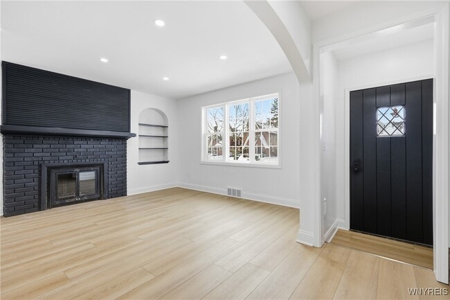 Photo - 219 Louvaine Dr