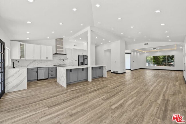 Photo - 4825 San Feliciano Dr