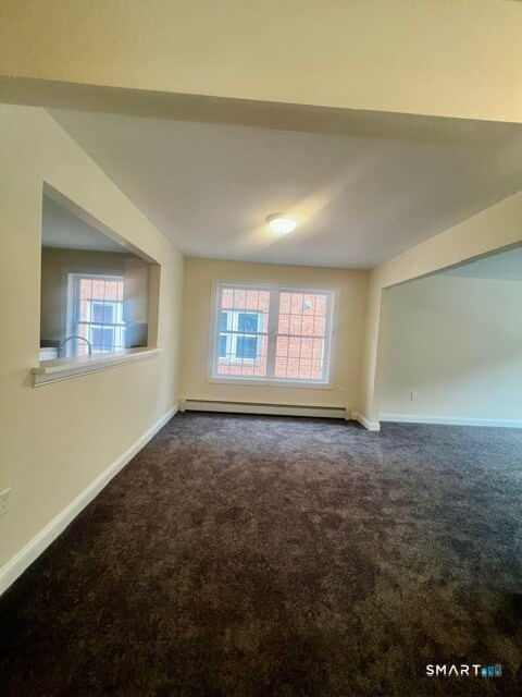 Photo - 205 Zion St