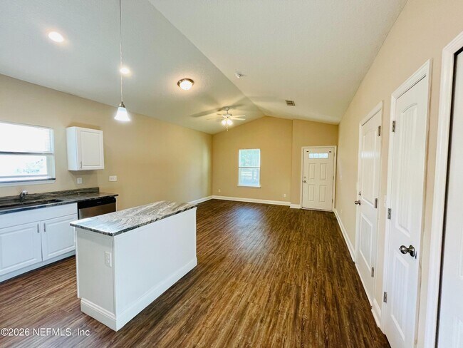 Photo - 6633 Osceola St