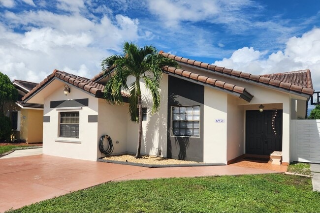 Building Photo - 6931 NW 169th Terrace