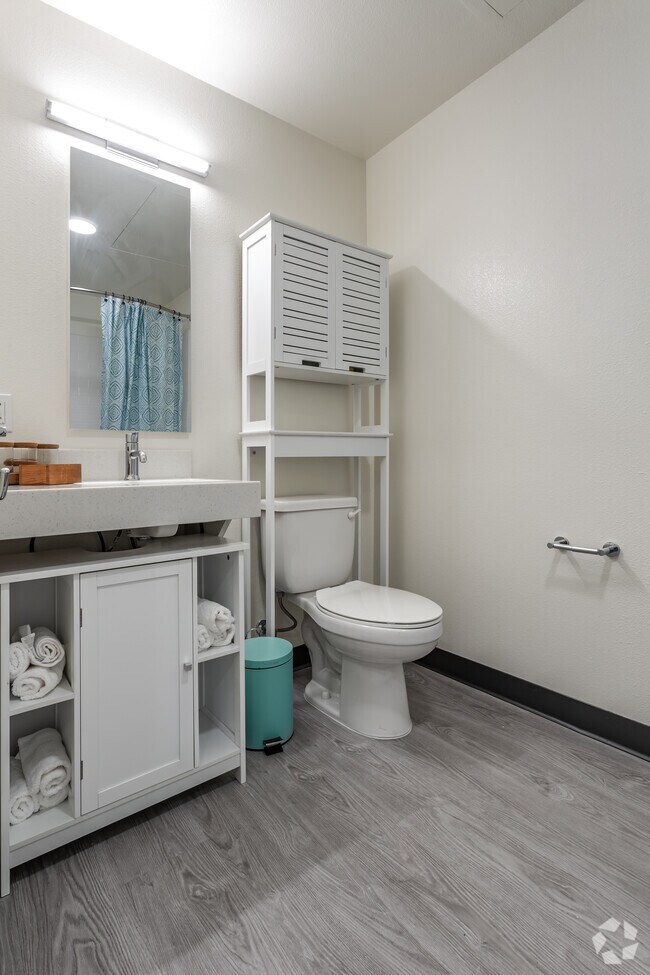 1BR, 1BA – 400 SF