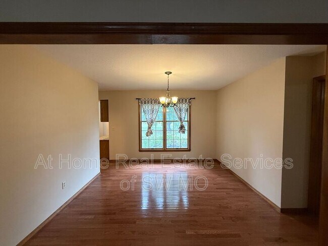 Photo - 2155 E Cragmont St