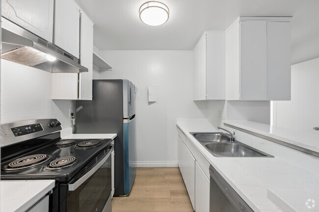 2BR, 2BA - 1100SF - Kitchen - Pacific Pointe Apartments