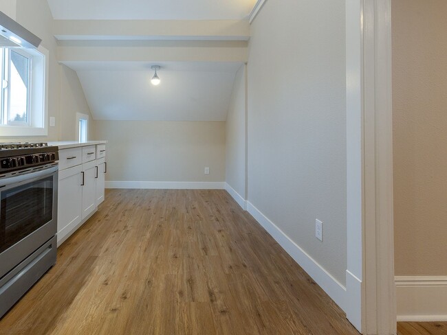 Photo - 4215 N Colonial Ave Unit Upper