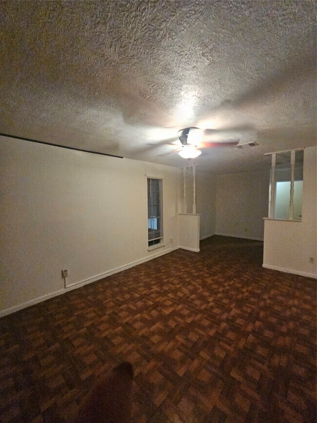 Photo - 4011 Alshire Dr