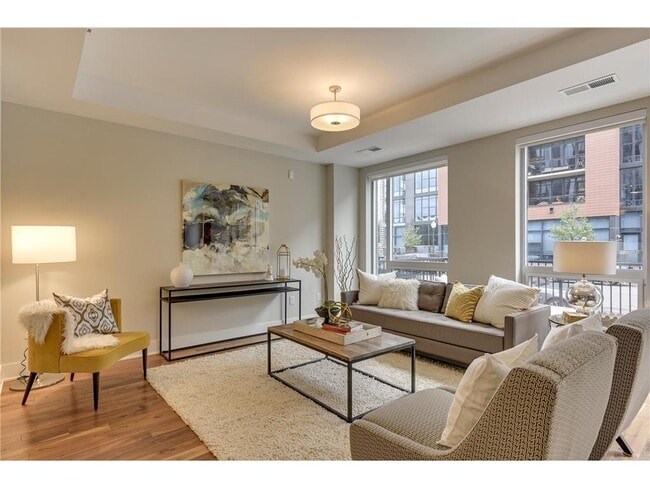 Building Photo - 212 10th Ave S Unit 104