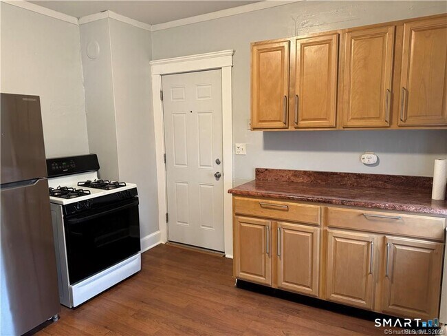 299 Park St Unit 1FB