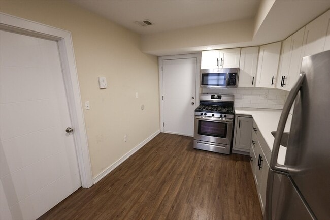 Photo - 332 Talbot Ave Unit 13
