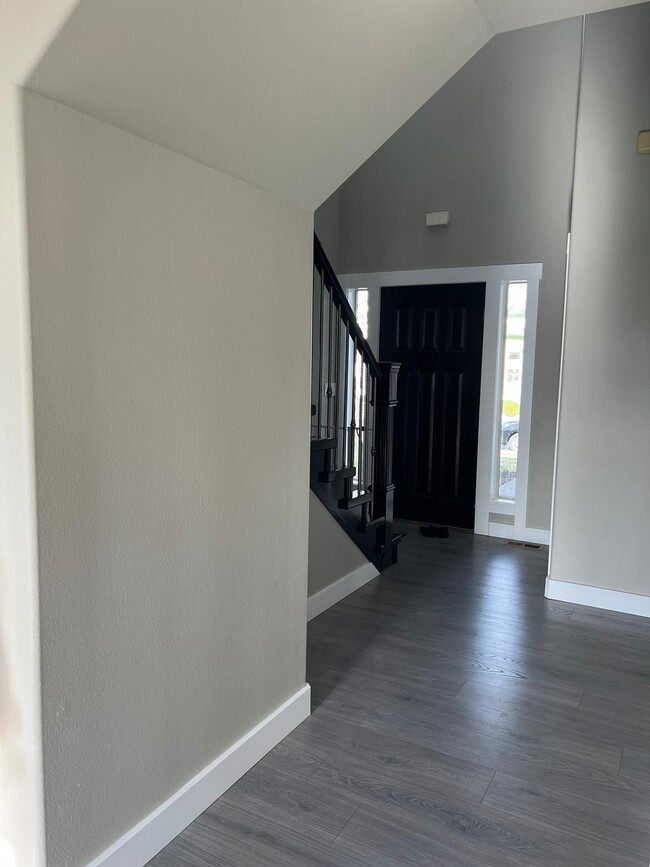 Photo - 2655 Glenmore St