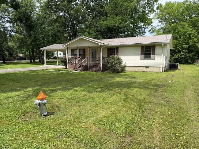 Building Photo - 3BR Rental in Quiet Fort Oglethorpe Neighborhood – Minutes from Battlefield Parkway & Chickamauga...