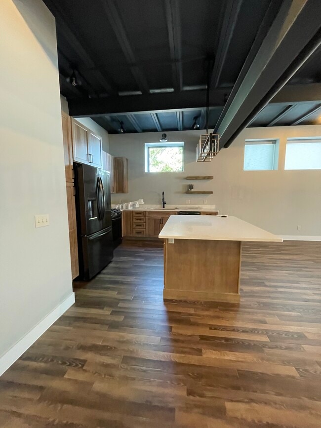 Photo - 226 E Sixteenth St Apartamentos Unidad D2