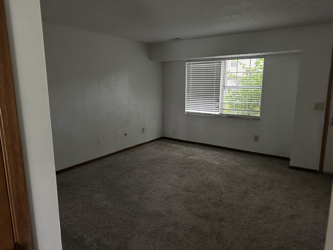 living - 4945 Kristie Falls Unit D