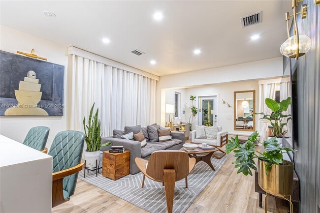 532 NW 100th St