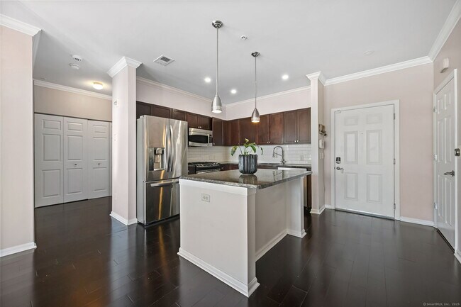 Photo - 850 E Main St Unit APT 309