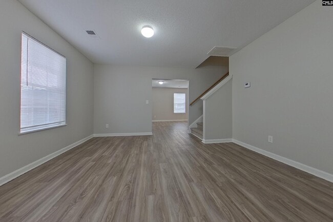 Photo - 945 Schofield Ln