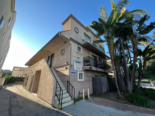 Photo - 3735 S Canfield Ave Unit 2