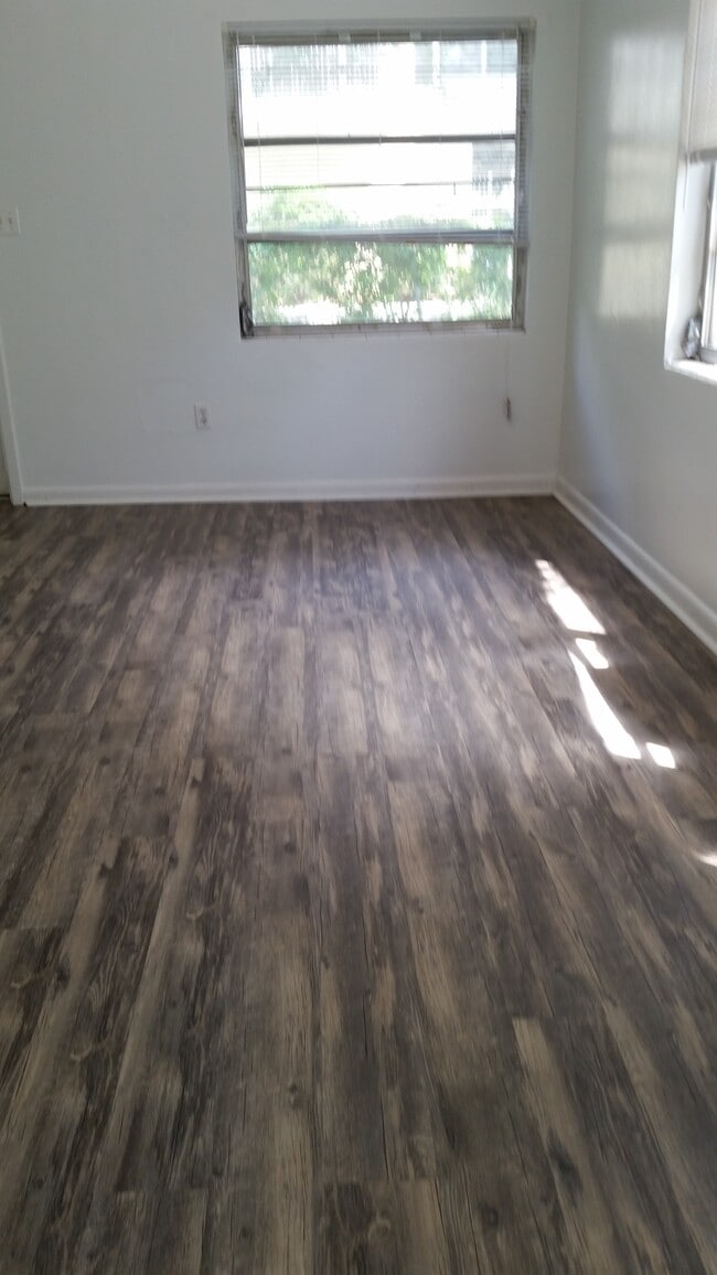 317 NW 15th St Unidad 1