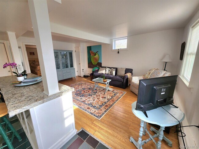 Photo - 12 Traver Rd