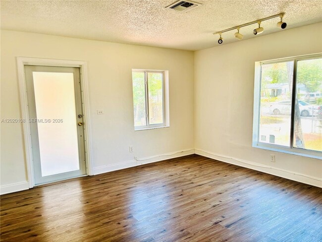 Photo - 9820 Caribbean Blvd